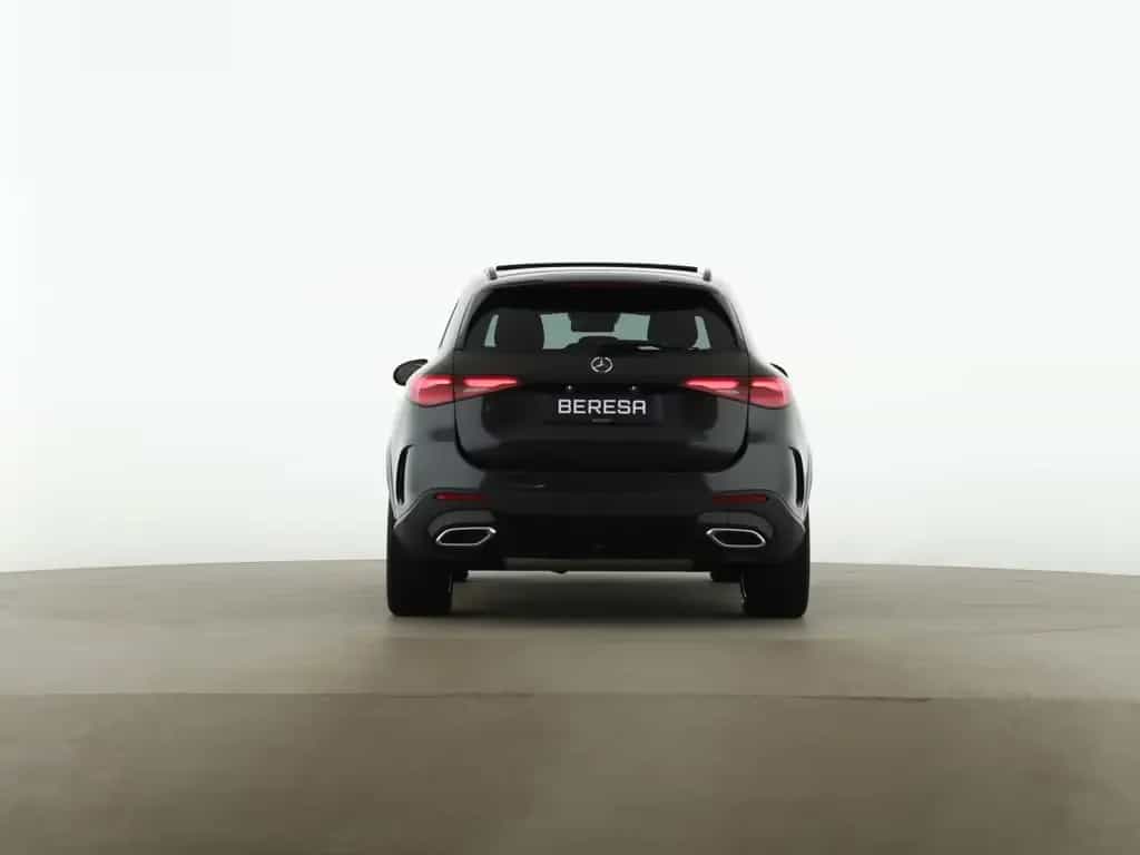 Mercedes-Benz GLC 300 4M AMG Pano AHK Burmester Distronic 360 03/2023-photo-4