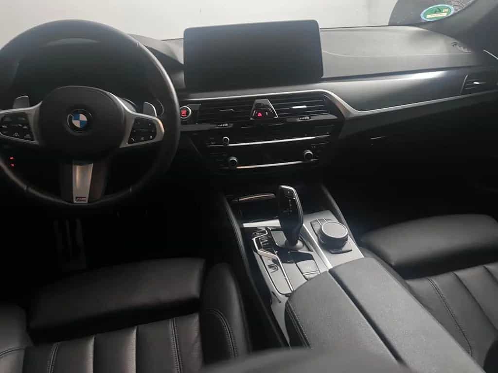 BMW 530 d xDrive Touring A - 10/2020-photo-14