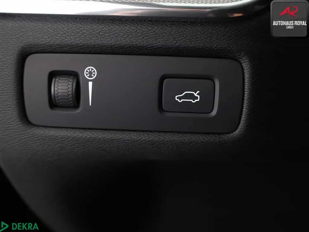 Volvo XC60 XC 60 2.0 R DESIGN PANO,KEYLESSGO,ACC,KAMERA,SH 12/2018-photo-13