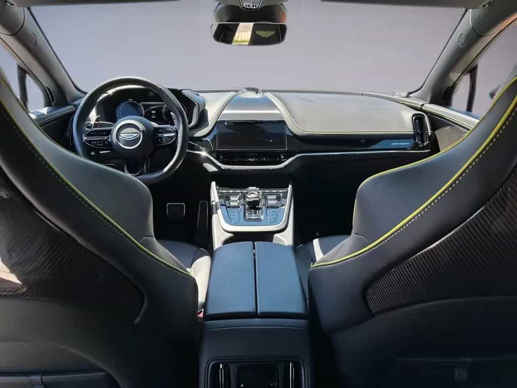 Aston Martin DBX 707AMR24 / Podium Green / Trophy Silver / B&W 06/2025-photo-9