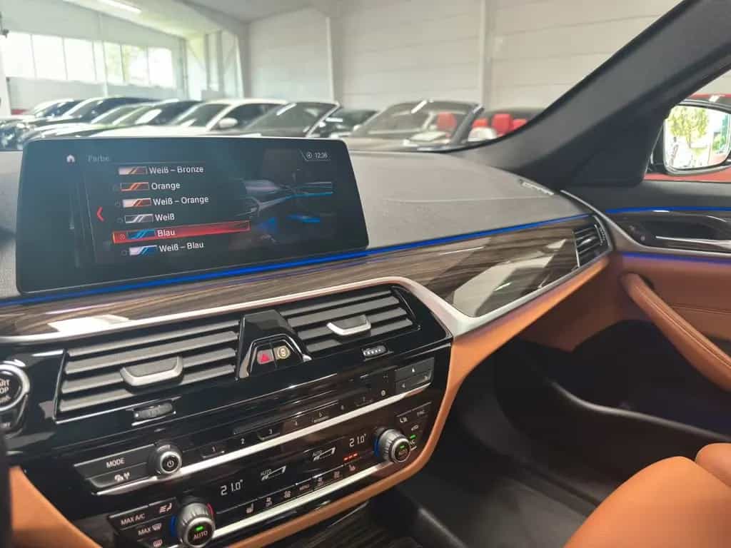 BMW 520 dT Sport Line ACC AD.LED MEMORY PANORAMA HUD 03/2019-photo-29