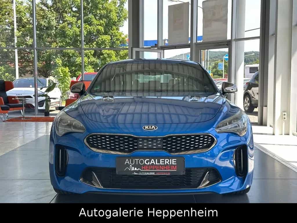 Kia Stinger GT-Line 07/2018-photo-1