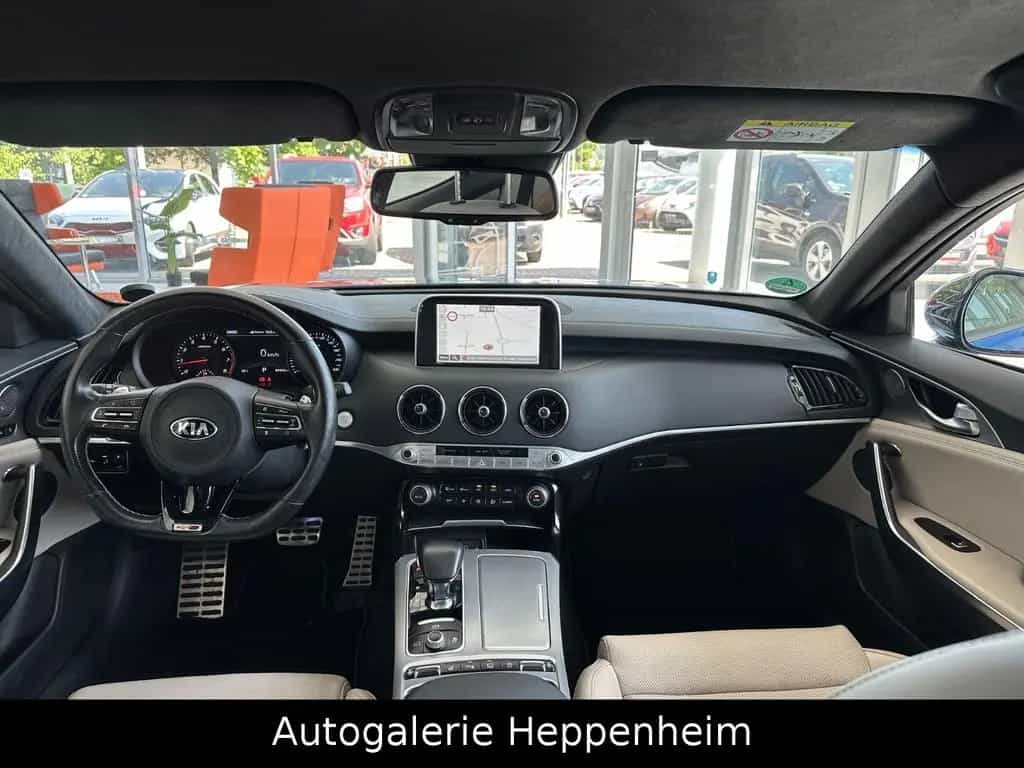 Kia Stinger GT-Line 07/2018-photo-16