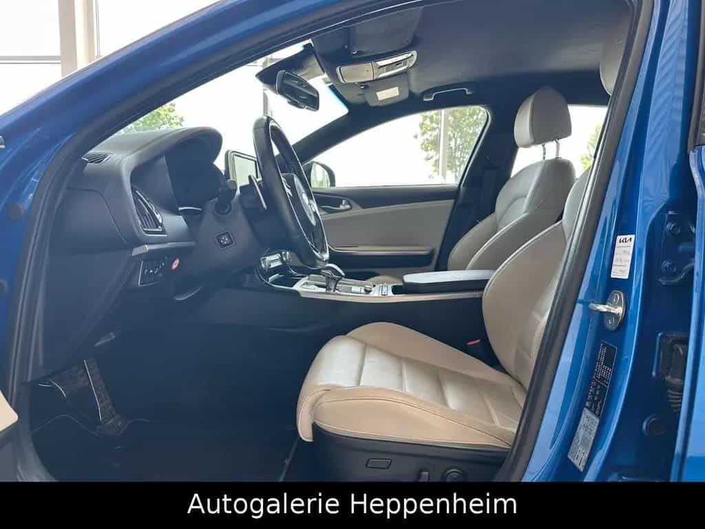 Kia Stinger GT-Line 07/2018-photo-17