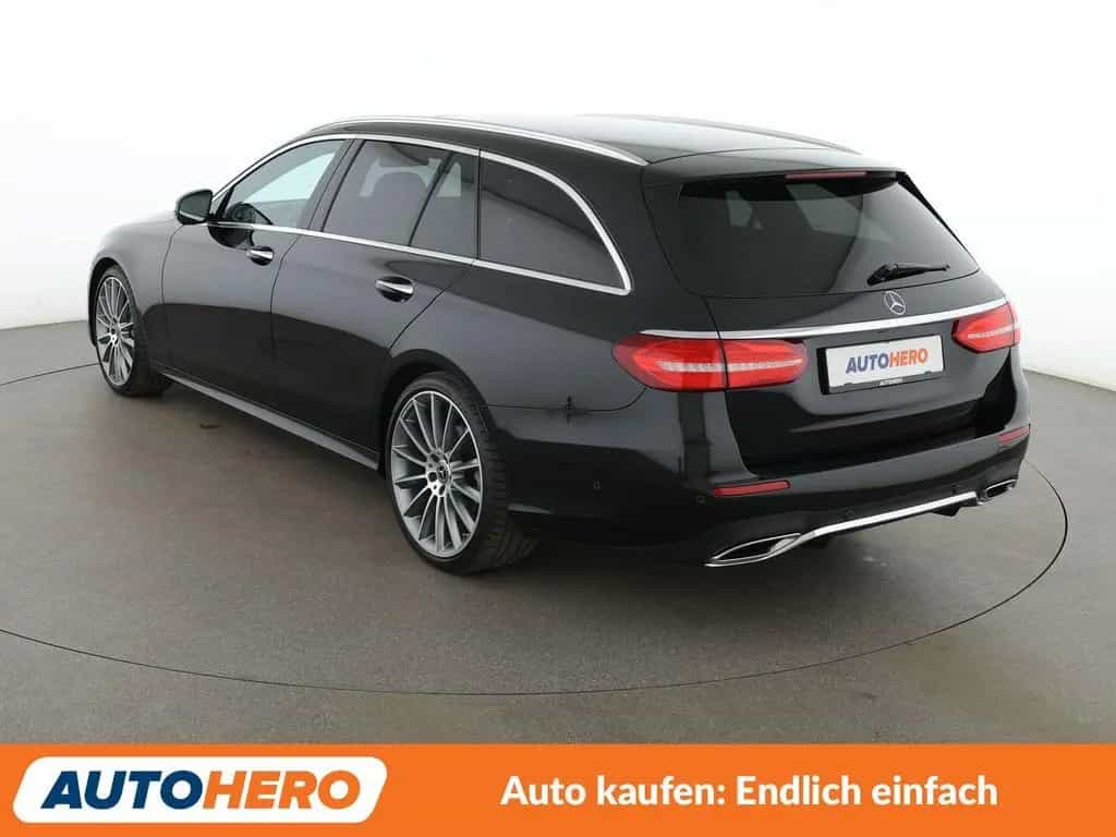 Mercedes-Benz E 220 d AMG Line Aut.*LED*NAVI*ACC*CAM*PDC*SHZ* 03/2018-photo-3