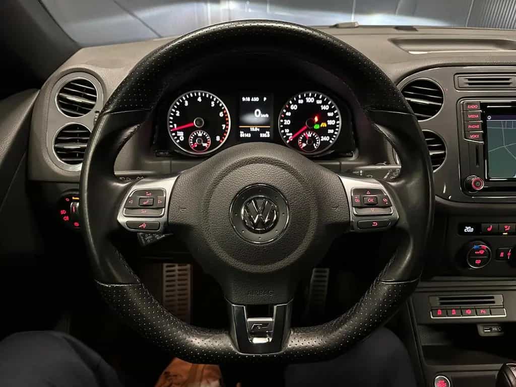 Volkswagen Tiguan Sport & Style *R-Line*19Zoll*PANORAMA*KAM 03/2016-photo-15