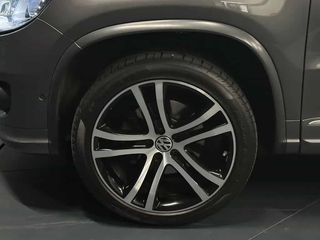Volkswagen Tiguan Sport & Style *R-Line*19Zoll*PANORAMA*KAM 03/2016-photo-8