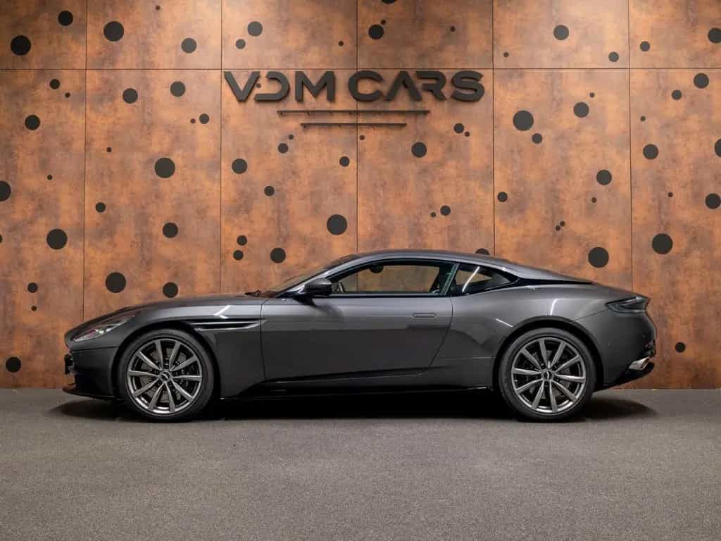Aston Martin DB11 4.0 V8*9.564 km *INSPEKTION NEU*B&O*360* 01/2020-photo-1