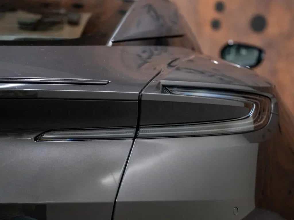 Aston Martin DB11 4.0 V8*9.564 km *INSPEKTION NEU*B&O*360* 01/2020-photo-12
