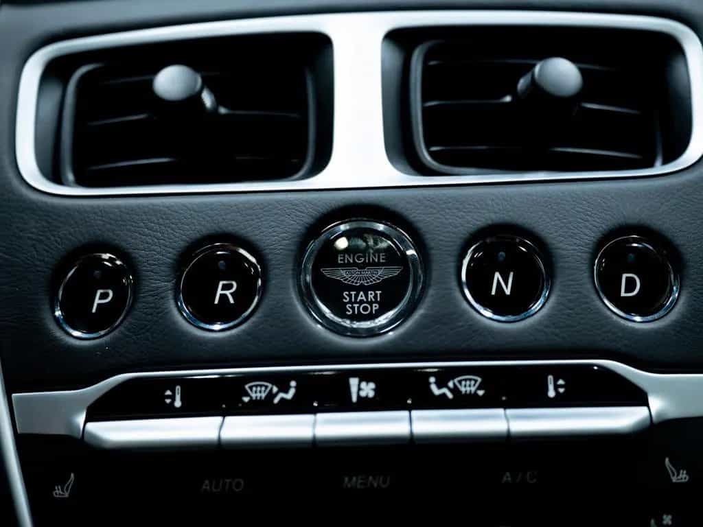 Aston Martin DB11 4.0 V8*9.564 km *INSPEKTION NEU*B&O*360* 01/2020-photo-21