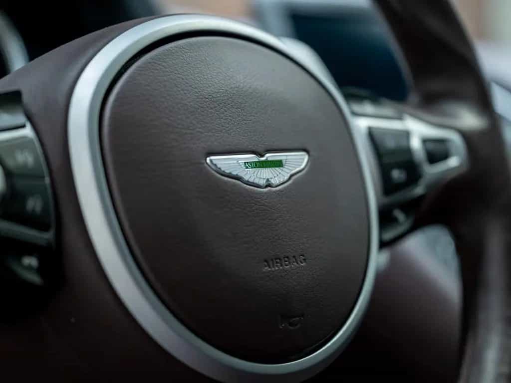 Aston Martin DB11 4.0 V8*9.564 km *INSPEKTION NEU*B&O*360* 01/2020-photo-31