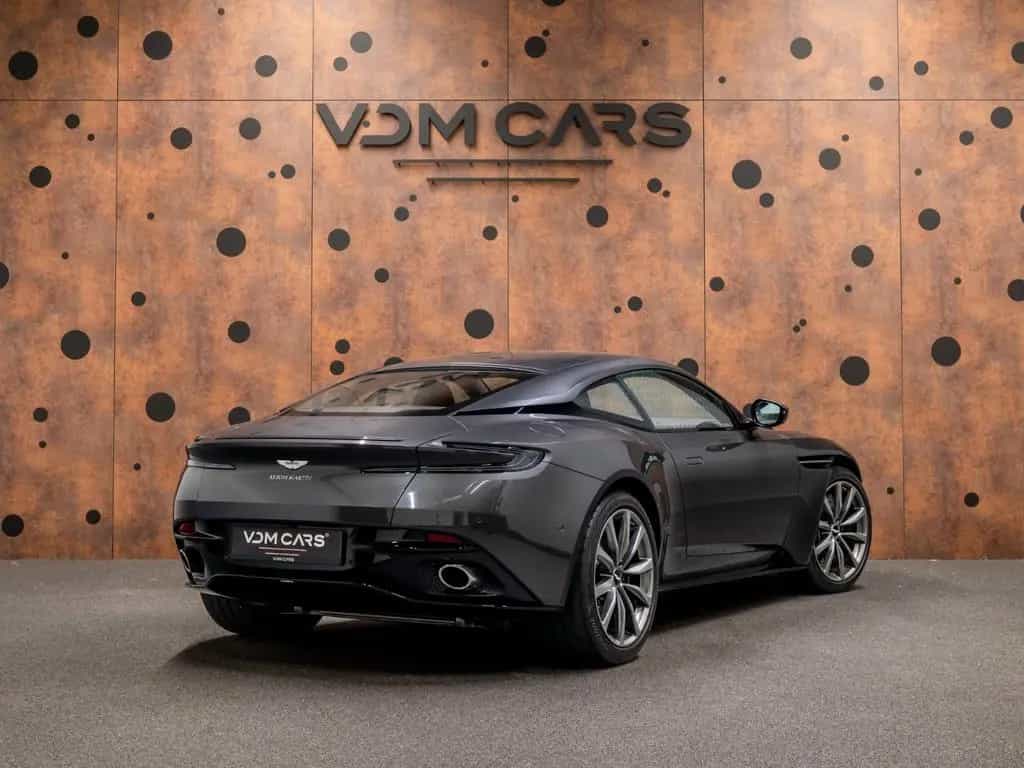 Aston Martin DB11 4.0 V8*9.564 km *INSPEKTION NEU*B&O*360* 01/2020-photo-4