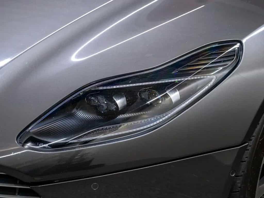 Aston Martin DB11 4.0 V8*9.564 km *INSPEKTION NEU*B&O*360* 01/2020-photo-8