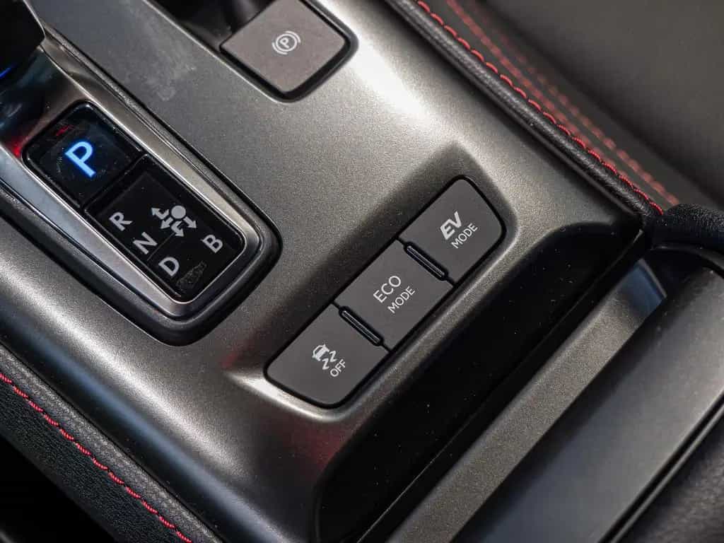 Lexus LBX Elegant Black Edition PDC SHZ NAVI LED 05/2026-photo-24