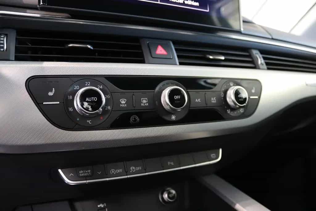 Audi A4 TDI quattro S-Tronic *SHZ * NAVI *Garantie 12/2019-photo-8