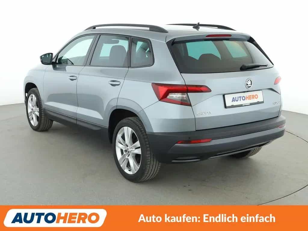 Skoda Karoq 1.5 TSI ACT Style *NAVI*LED*TEMPO*CAM*PDC* 03/2019-photo-3