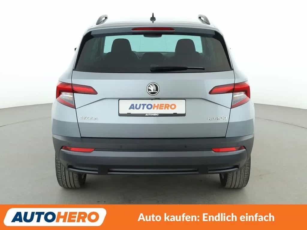 Skoda Karoq 1.5 TSI ACT Style *NAVI*LED*TEMPO*CAM*PDC* 03/2019-photo-4