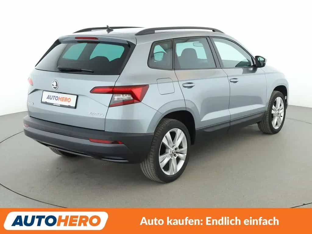 Skoda Karoq 1.5 TSI ACT Style *NAVI*LED*TEMPO*CAM*PDC* 03/2019-photo-5