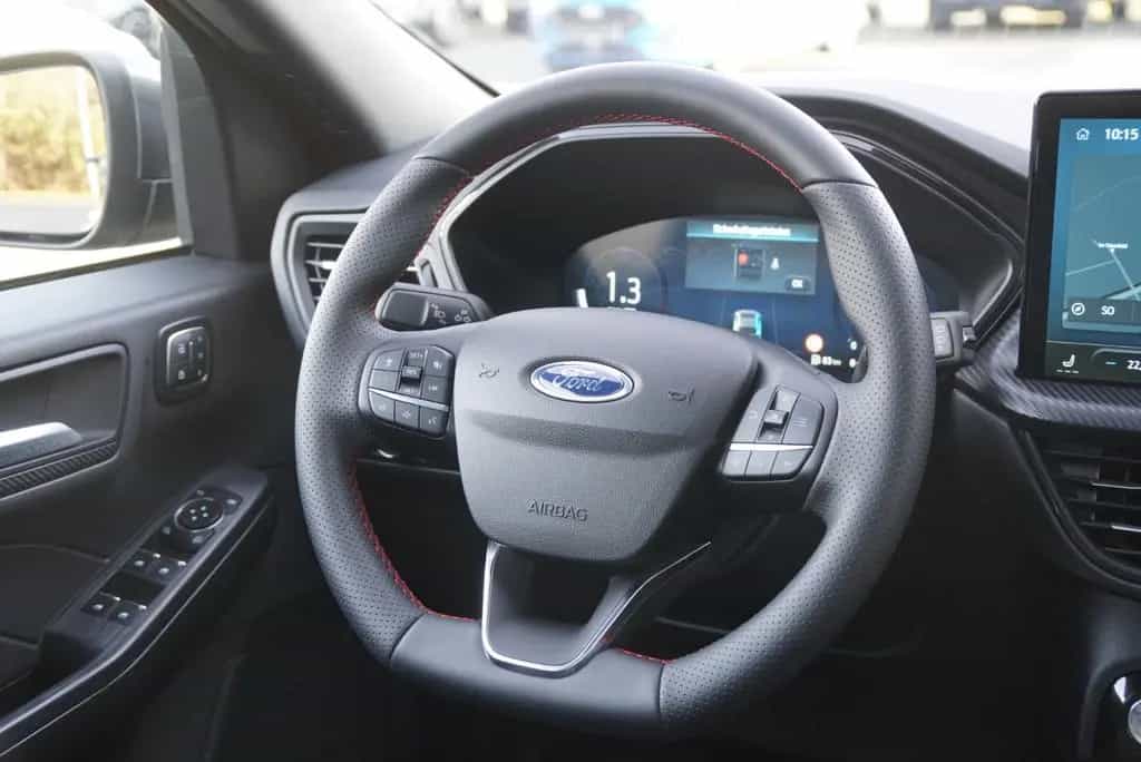 Ford Kuga ST-Line X Aut. *Matrix*ACC*Pano*360*20Zoll* 06/2025-photo-11