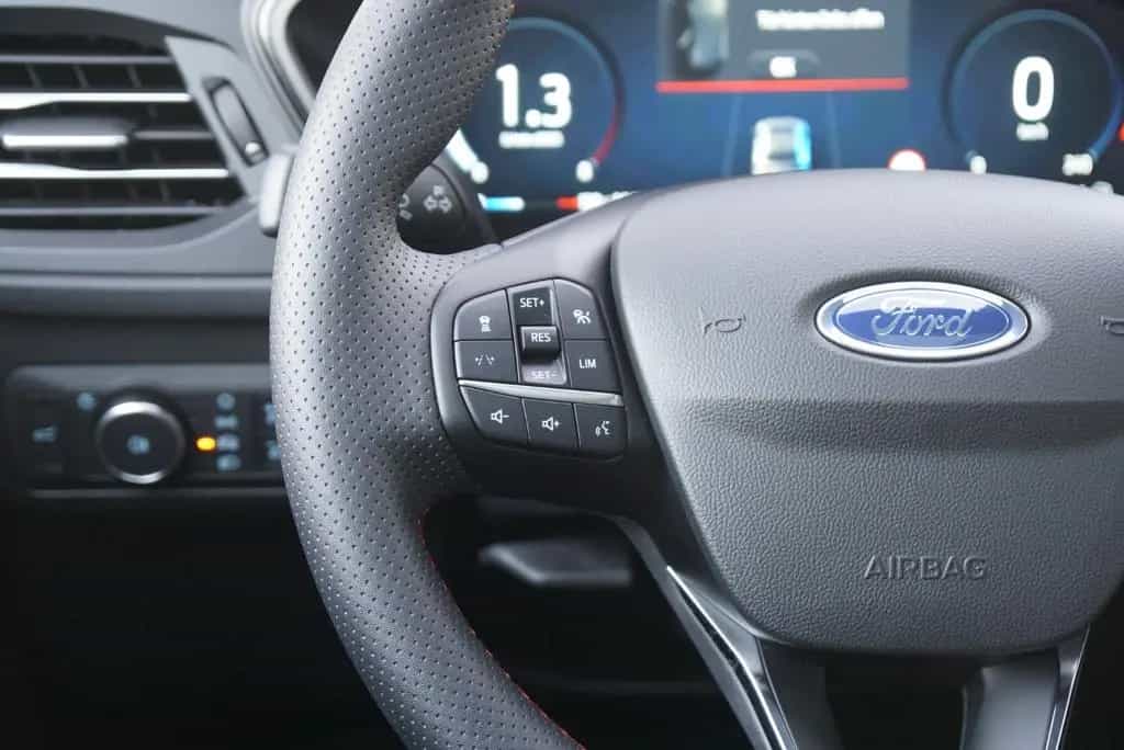 Ford Kuga ST-Line X Aut. *Matrix*ACC*Pano*360*20Zoll* 06/2025-photo-12