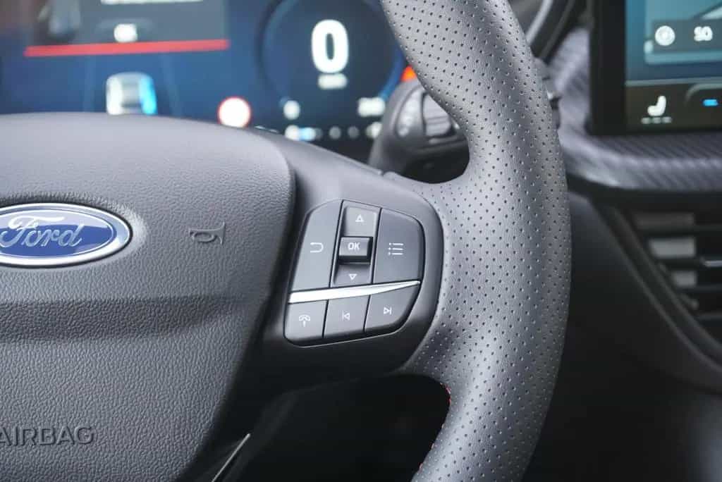 Ford Kuga ST-Line X Aut. *Matrix*ACC*Pano*360*20Zoll* 06/2025-photo-13