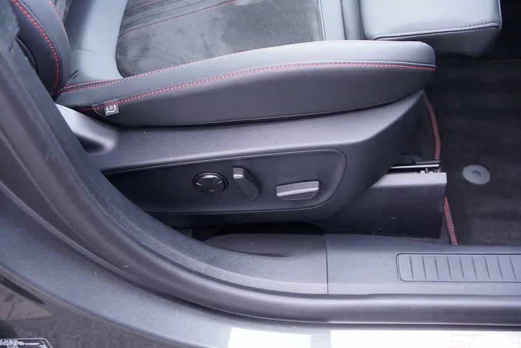 Ford Kuga ST-Line X Aut. *Matrix*ACC*Pano*360*20Zoll* 06/2025-photo-25