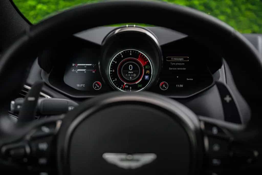 Aston Martin V8 Vantage V8 New Vantage Roadster 510PS 04/2022-photo-12