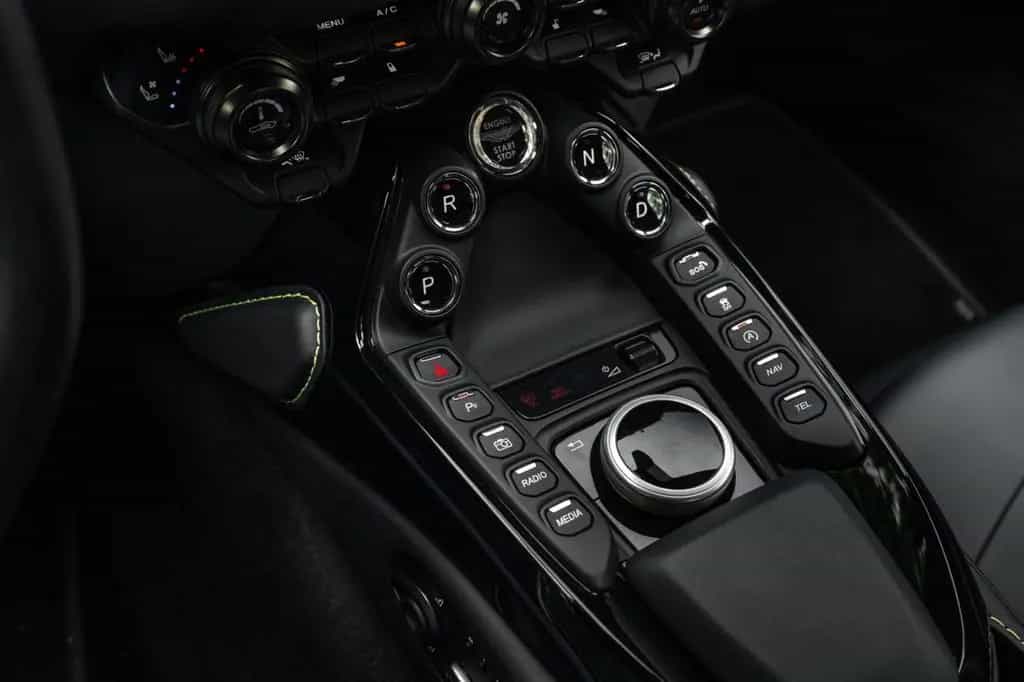 Aston Martin V8 Vantage V8 New Vantage Roadster 510PS 04/2022-photo-15
