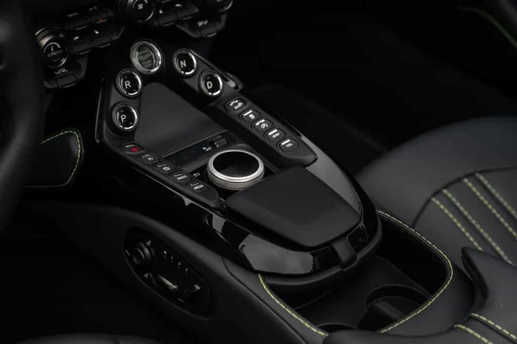 Aston Martin V8 Vantage V8 New Vantage Roadster 510PS 04/2022-photo-16