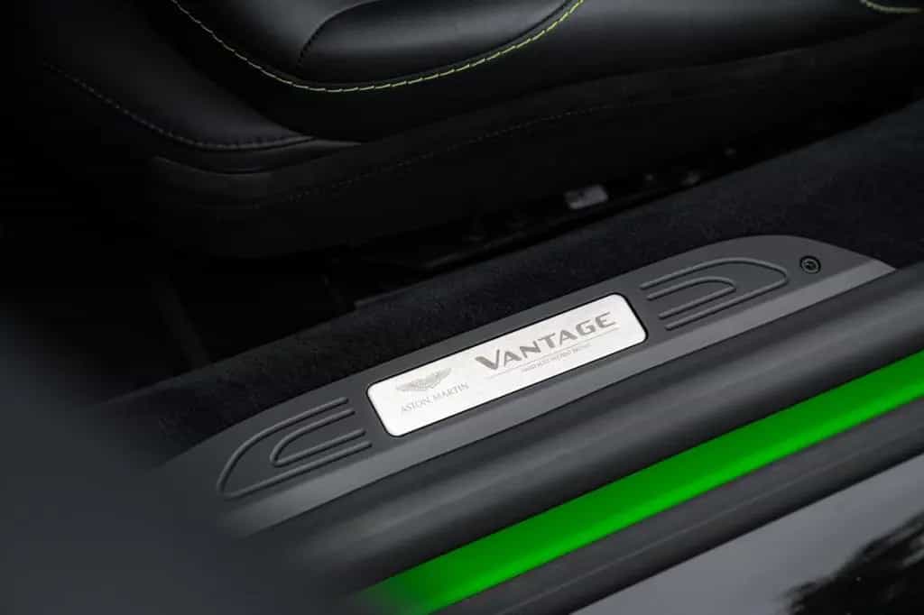 Aston Martin V8 Vantage V8 New Vantage Roadster 510PS 04/2022-photo-8