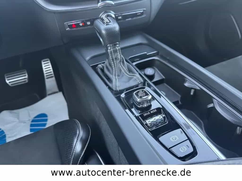 Volvo XC60 XC 60 R Design AWD*LED*8-fach bereift* 09/2017-photo-14