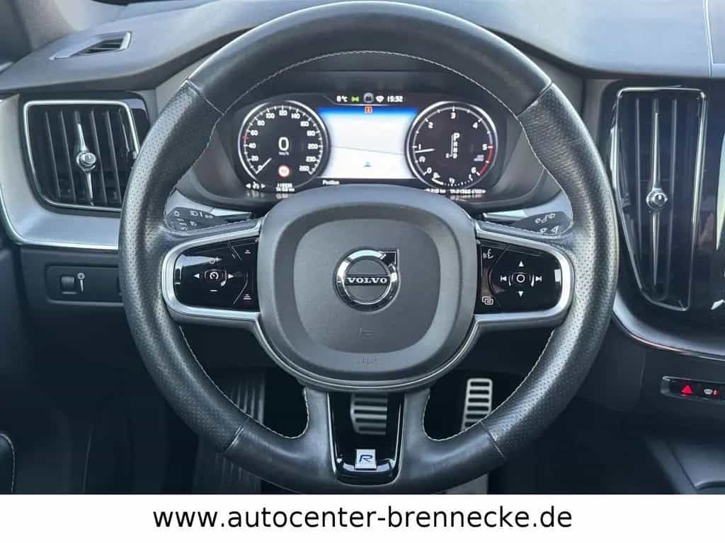 Volvo XC60 XC 60 R Design AWD*LED*8-fach bereift* 09/2017-photo-9