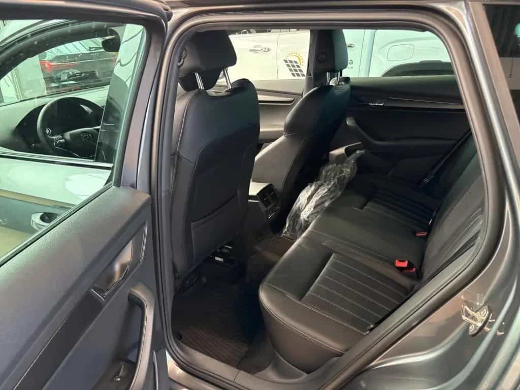Skoda Karoq 1.5 TSI Sportline *19Zoll*PANORAMA*LEDER* 03/2023-photo-10