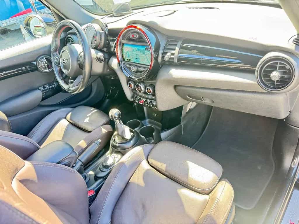 MINI Cooper S mit Leder & Navi & Panoramadach 10/2016-photo-4