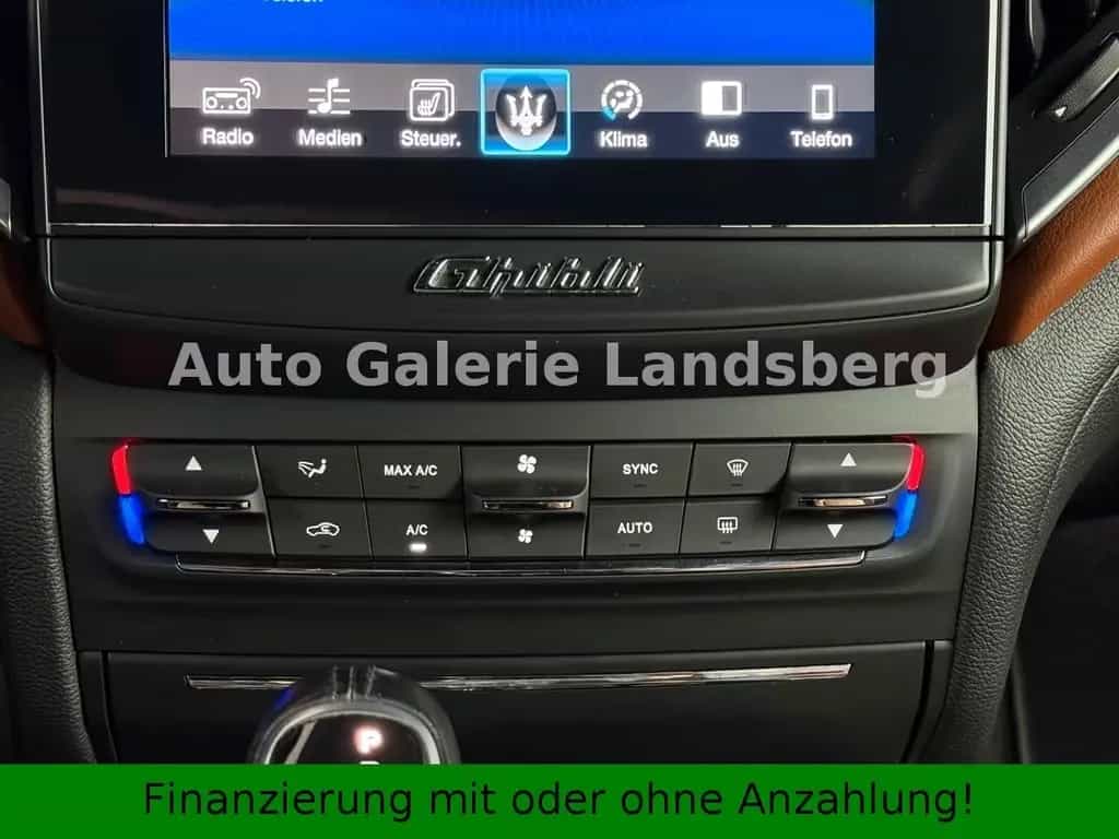 Maserati Ghibli 3.0 V6 TwinTurbo*Glasdach*LED*Navi*Leder* 08/2017-photo-22