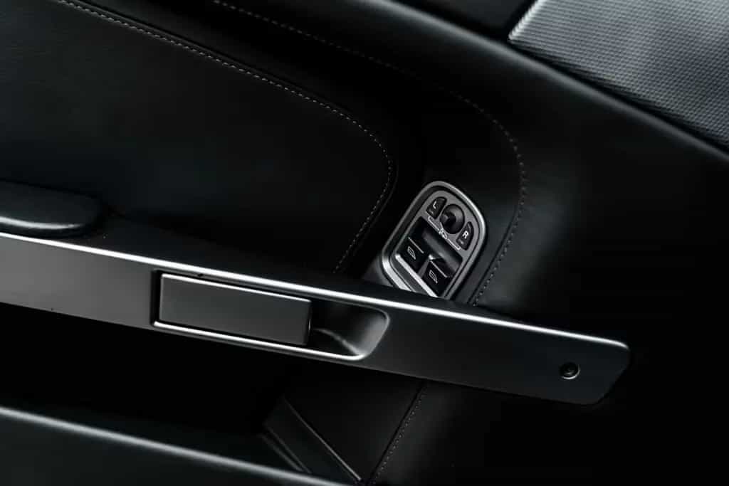 Aston Martin DB9 07/2007-photo-12