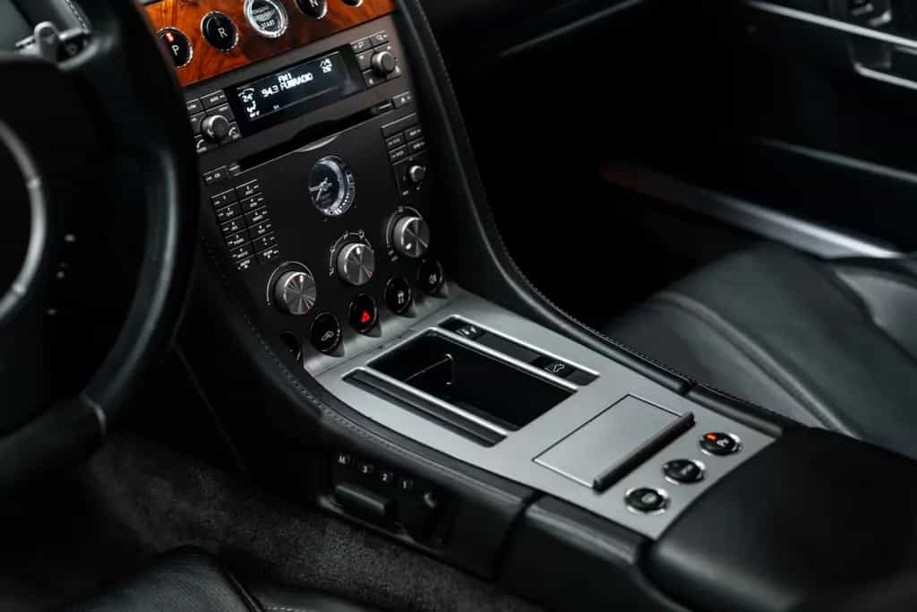 Aston Martin DB9 07/2007-photo-13