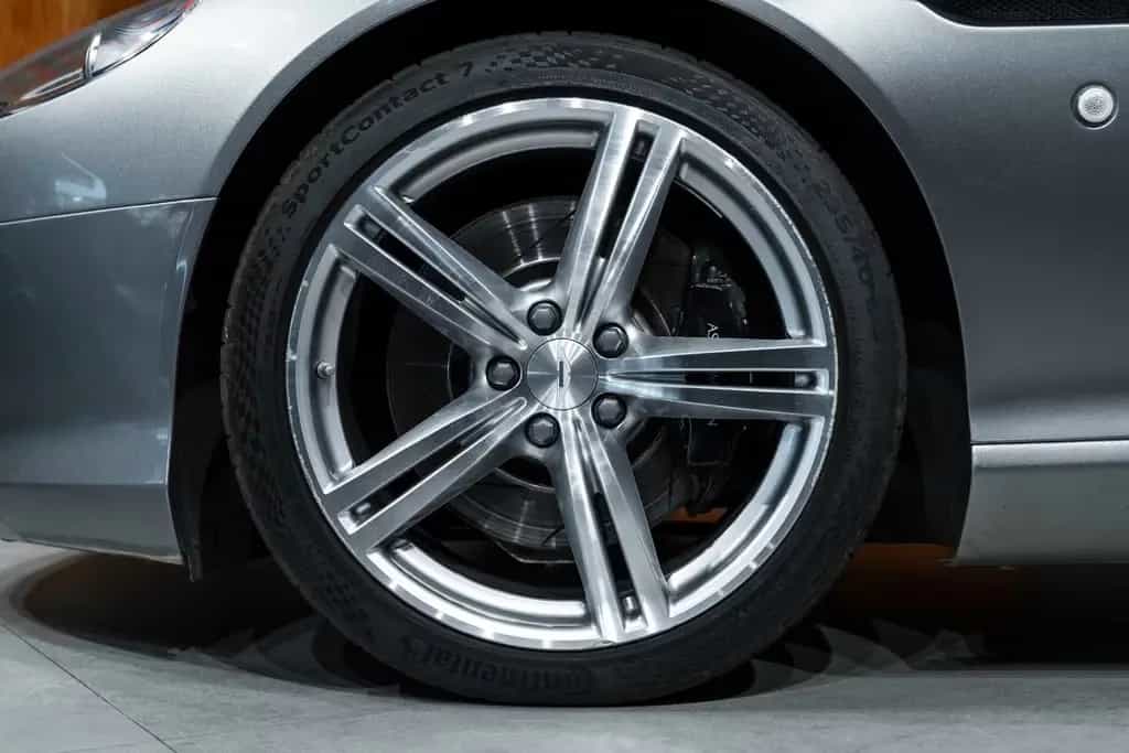 Aston Martin DB9 07/2007-photo-4