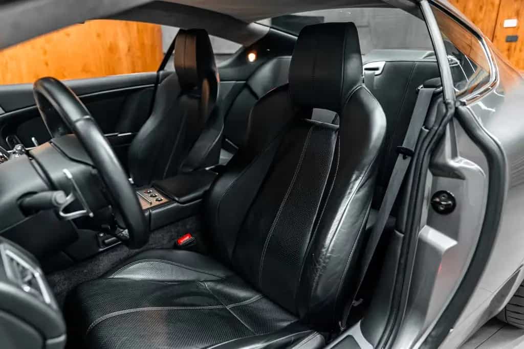 Aston Martin DB9 07/2007-photo-6