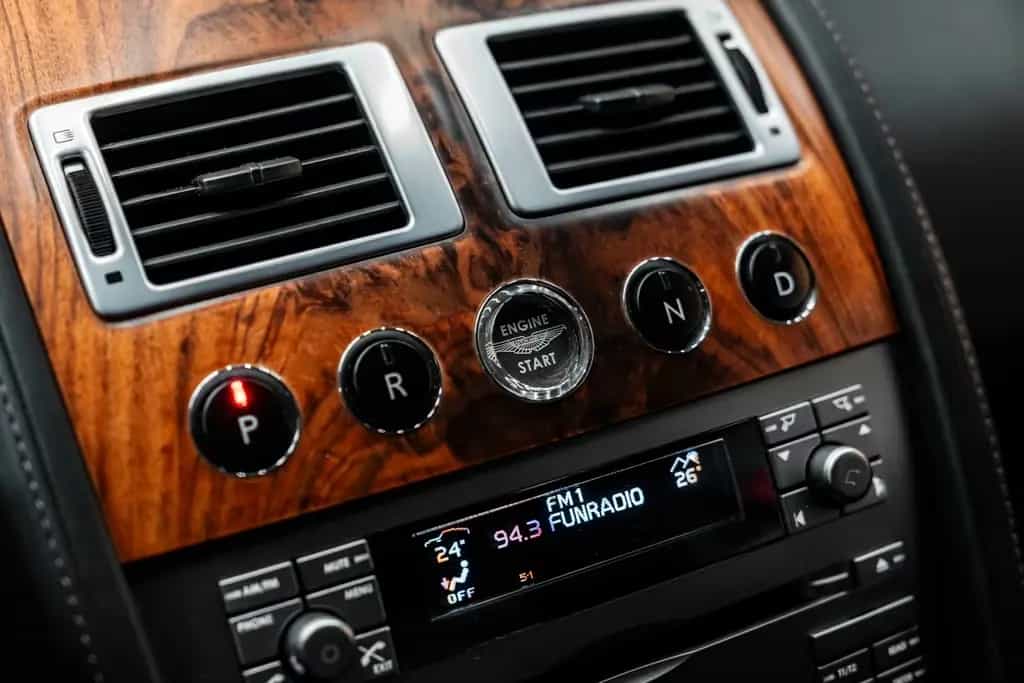 Aston Martin DB9 07/2007-photo-9