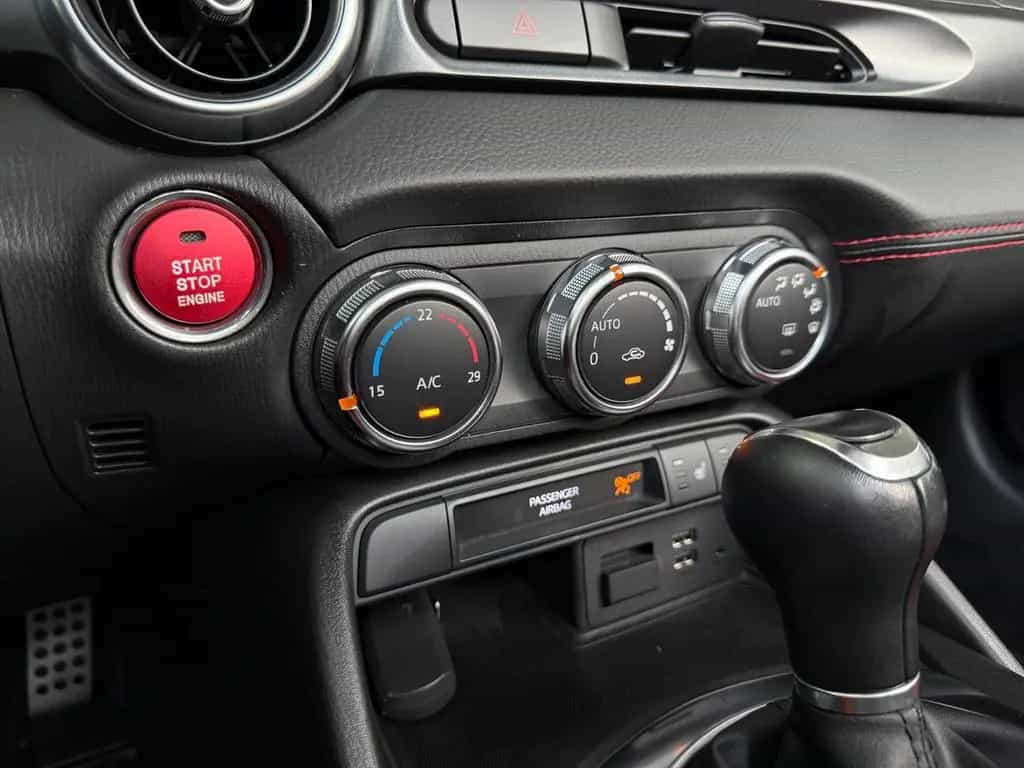 Abarth 124 Spider LED BOSE LEDER NAV SHZ 10/2018-photo-16