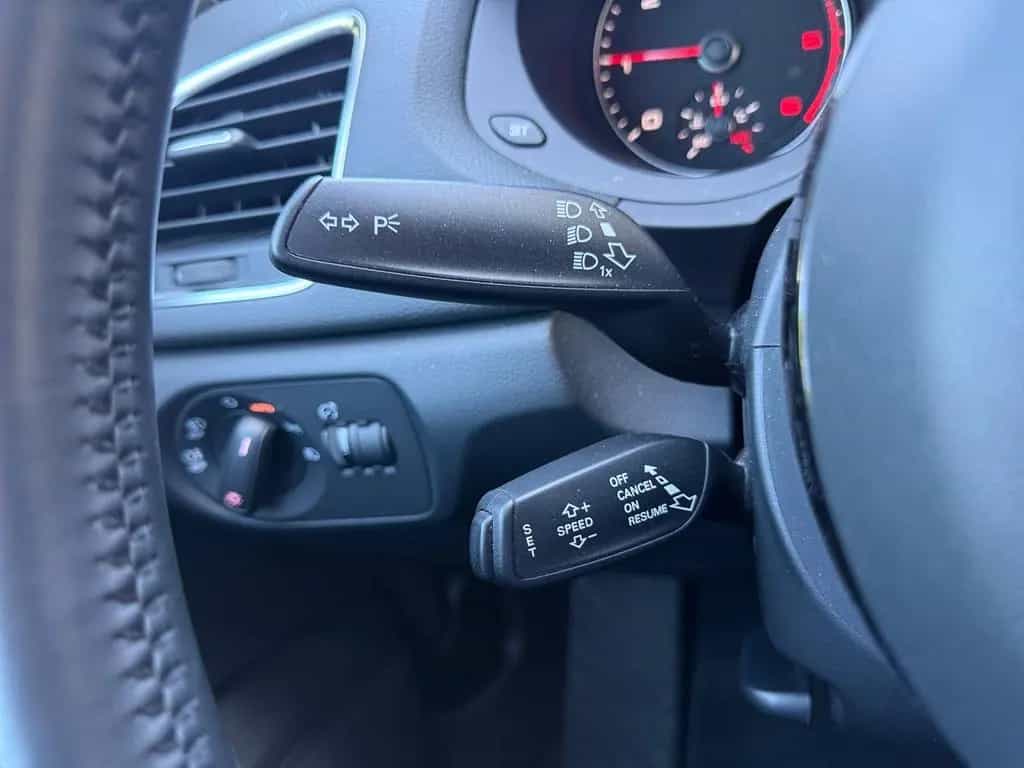 Audi Q3 2.0 TDI quattro Klimaaut. Bluetooth Tempomat 01/2014-photo-20