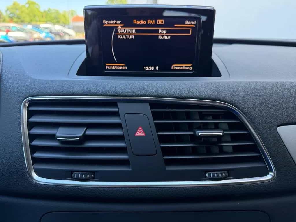 Audi Q3 2.0 TDI quattro Klimaaut. Bluetooth Tempomat 01/2014-photo-23