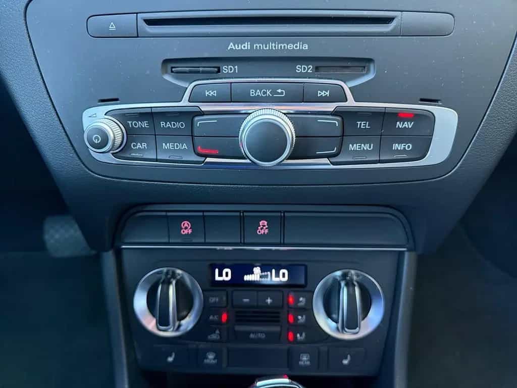 Audi Q3 2.0 TDI quattro Klimaaut. Bluetooth Tempomat 01/2014-photo-25