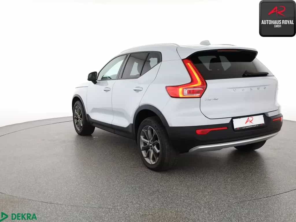 Volvo XC40 XC 40 T3 Momentum KAMERA,SENSUS,SPURHALTE,AHK,SH 02/2020-photo-2