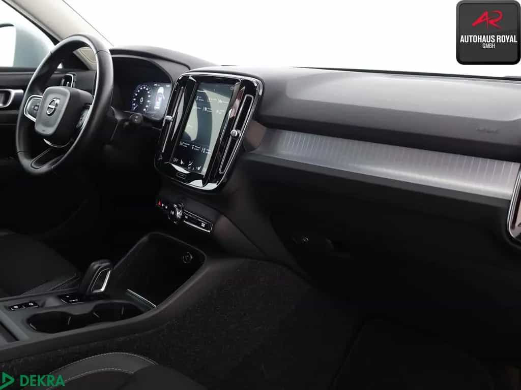 Volvo XC40 XC 40 T3 Momentum KAMERA,SENSUS,SPURHALTE,AHK,SH 02/2020-photo-9