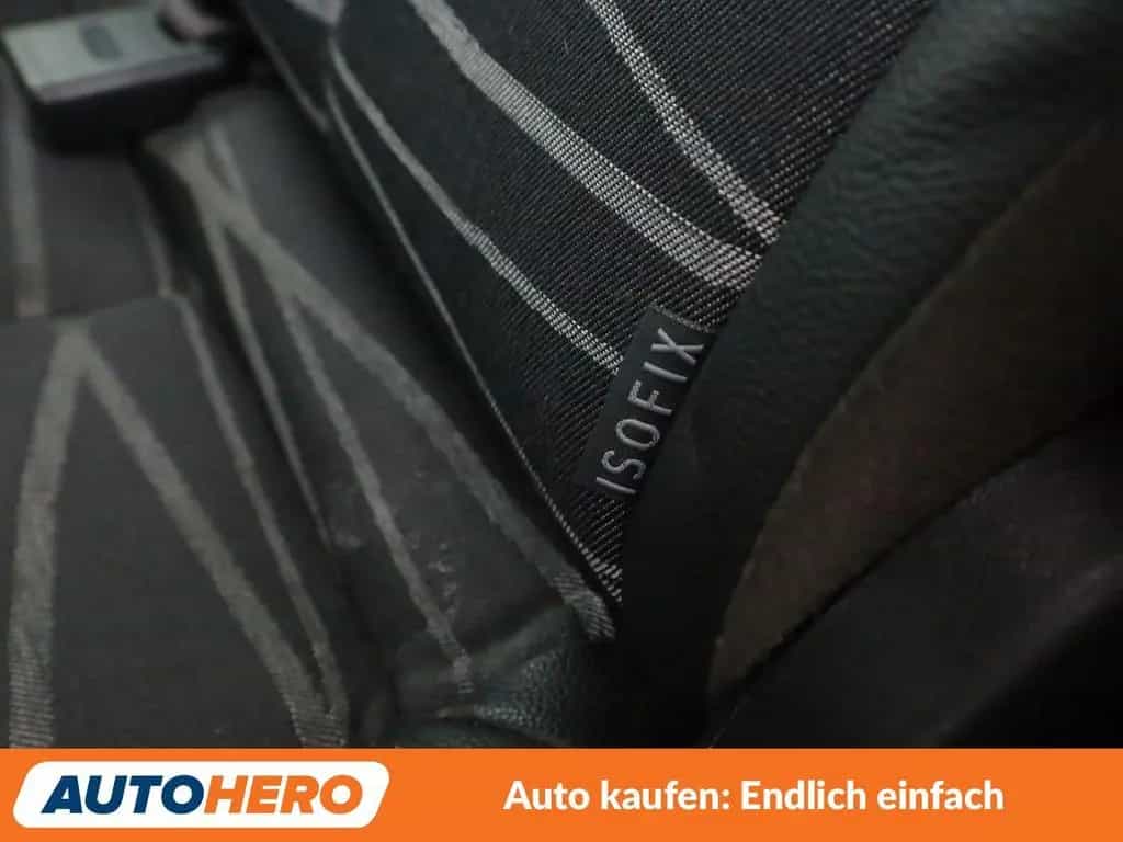 Kia Venga 1.6 Dream Team Aut*NAVI*CAM*PDC*SHZ*AHK* 08/2019-photo-29