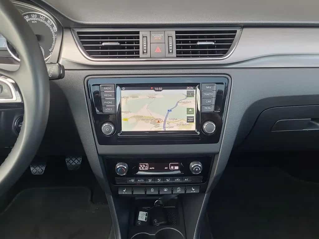 Skoda Rapid Spaceback Ambition *Navi*Panorama*Kamera* 07/2018-photo-13