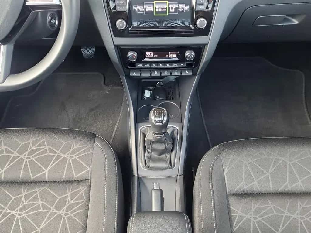 Skoda Rapid Spaceback Ambition *Navi*Panorama*Kamera* 07/2018-photo-16