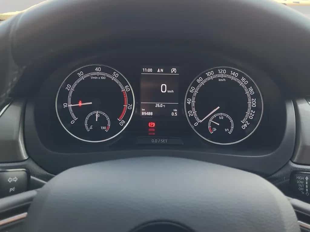 Skoda Rapid Spaceback Ambition *Navi*Panorama*Kamera* 07/2018-photo-17